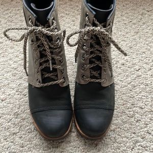 Joan of arctic wedge sorel boot